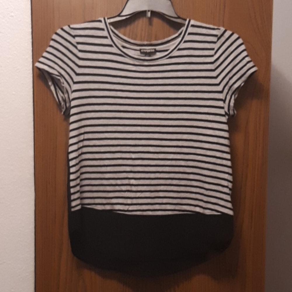 Like new Express size small short sleeve blouse